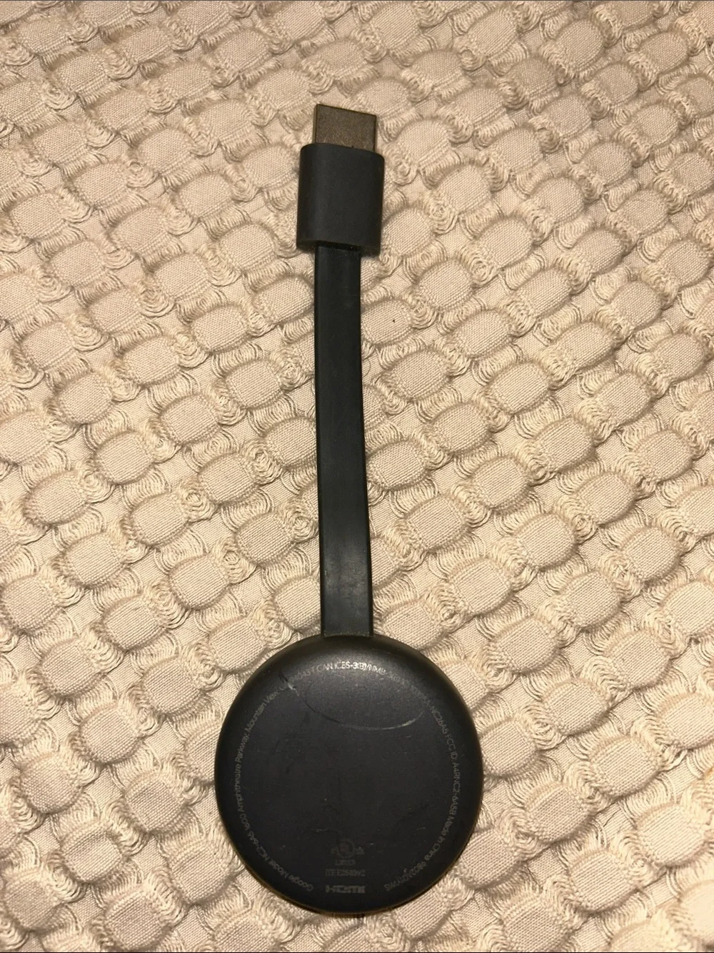 Google Chromecast 2nd Gen Streaming Media Dongle Model NC2-6A5 EUC